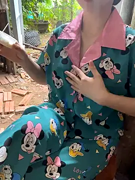 Suri amabel online show from 09/17/25, 05:09