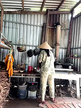 Suri amabel online show from 09/20/25, 02:23