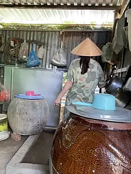 Suri amabel online show from 10/01/25, 04:51