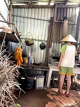 Suri amabel online show from 10/05/25, 02:43