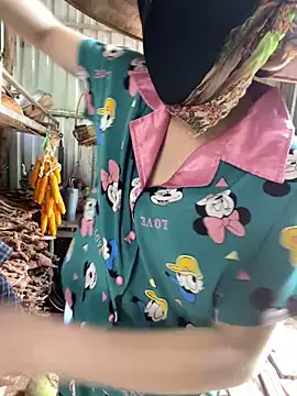 Suri amabel online show from 10/06/25, 03:37