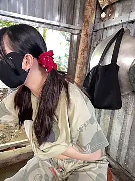 Suri amabel online show from 10/15/25, 04:34