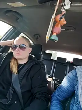 Snapshot of ElenaMaeer chatting on 10/06/25, 11:51 ElenaMaeer online show from 10/06/25, 11:51