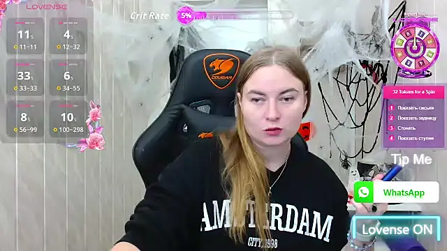 Snapshot of ElenaMaeer chatting on 10/18/25, 08:15 ElenaMaeer online show from 10/18/25, 08:15