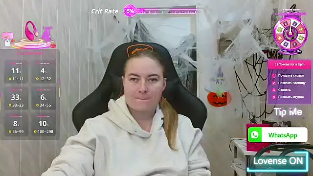 Snapshot of ElenaMaeer chatting on 10/22/25, 11:21 ElenaMaeer online show from 10/22/25, 11:21