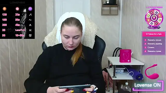 Snapshot of ElenaMaeer chatting on 11/06/25, 07:20 ElenaMaeer online show from 11/06/25, 07:20