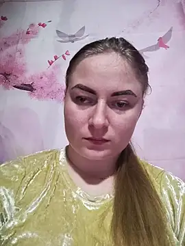 Snapshot of ElenaMaeer chatting on 11/23/25, 04:40 ElenaMaeer online show from 11/23/25, 04:40