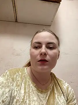 Snapshot of ElenaMaeer chatting on 12/04/25, 06:38 ElenaMaeer online show from 12/04/25, 06:38