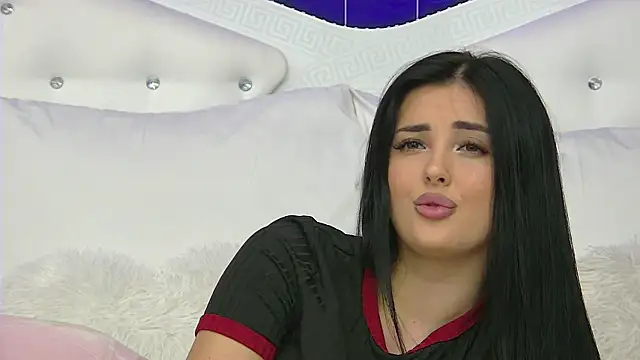 Snapshot of SophiaVilner chatting on 10/16/25, 04:30 SophiaVilner online show from 10/16/25, 04:30