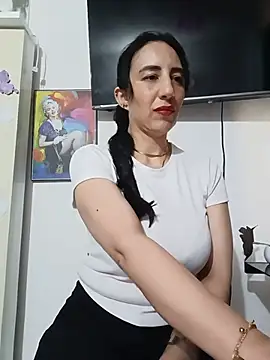 christine-x online show from 06/03/26, 10:15