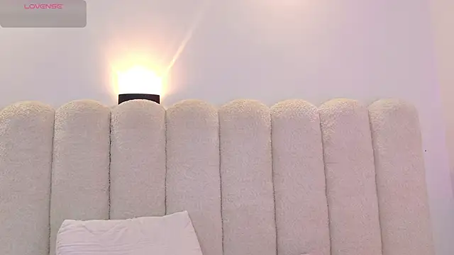 Mia rom11 online show from 11/15/25, 12:02