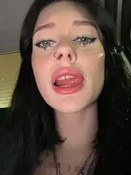 Melissa crazy online show from 12/21/24, 07:16