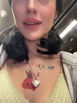 Melissa crazy online show from 10/23/25, 03:33