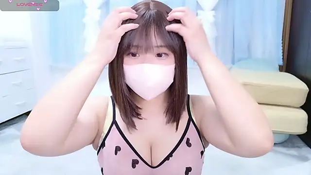 Snapshot of _mirai0917 chatting on 10/12/25, 06:01  mirai0917 online show from 10/12/25, 06:01