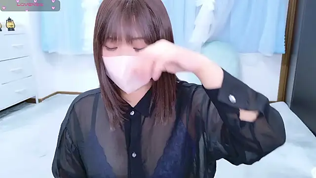 Snapshot of _mirai0917 chatting on 10/21/25, 08:04  mirai0917 online show from 10/21/25, 08:04