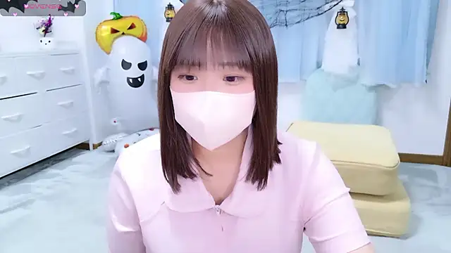 Snapshot of _mirai0917 chatting on 10/25/25, 11:07  mirai0917 online show from 10/25/25, 11:07