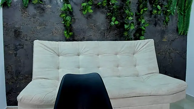 Snapshot of alice_greco chatting on 12/02/25, 08:15 alice greco online show from 12/02/25, 08:15