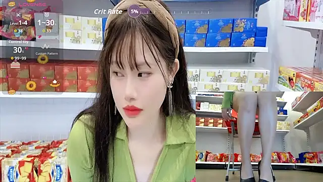Snapshot of _7Eleven_ chatting on 06/08/26, 02:17 7Eleven online show from 06/08/26, 02:17