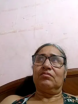  candi online show from 03/15/25, 02:14