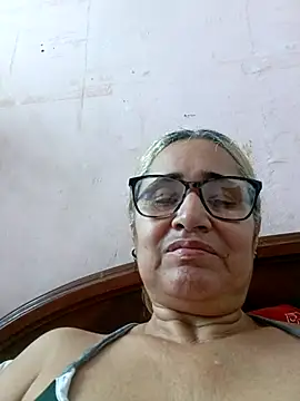  candi online show from 09/09/25, 01:43