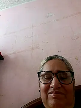  candi online show from 10/03/25, 01:08