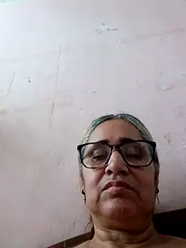  candi online show from 11/18/25, 02:21