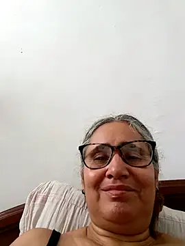  candi online show from 03/08/26, 04:00