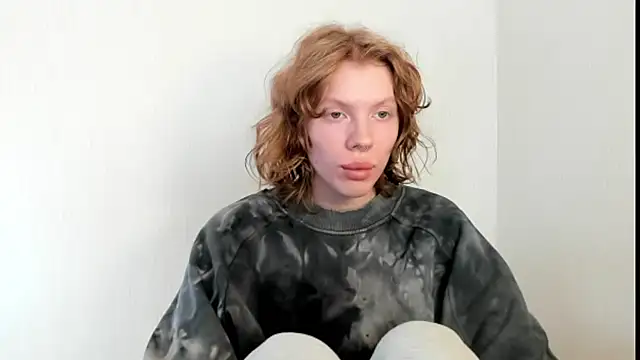 StellaDavis online show from 10/03/25, 10:34