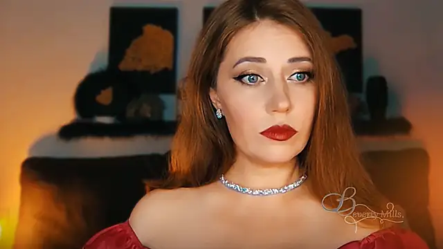 Snapshot of MissBeverlyMills chatting on 09/21/25, 07:37 MissBeverlyMills online show from 09/21/25, 07:37