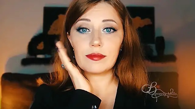 Snapshot of MissBeverlyMills chatting on 09/25/25, 07:50 MissBeverlyMills online show from 09/25/25, 07:50