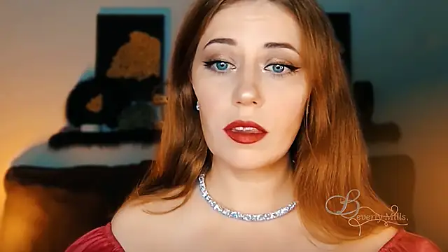 Snapshot of MissBeverlyMills chatting on 09/30/25, 10:48 MissBeverlyMills online show from 09/30/25, 10:48