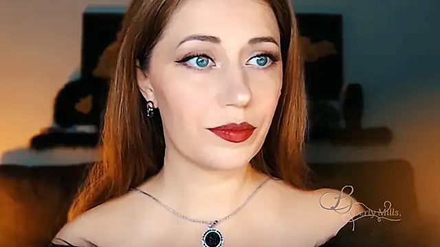 Snapshot of MissBeverlyMills chatting on 10/09/25, 04:54 MissBeverlyMills online show from 10/09/25, 04:54