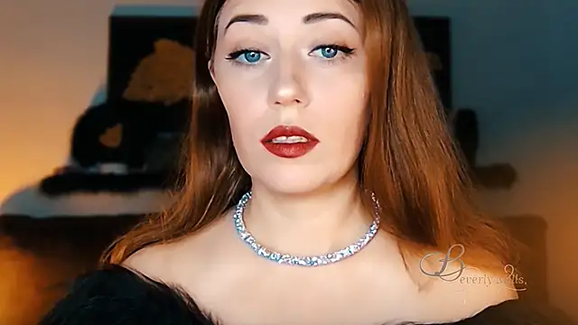 Snapshot of MissBeverlyMills chatting on 10/12/25, 06:12 MissBeverlyMills online show from 10/12/25, 06:12