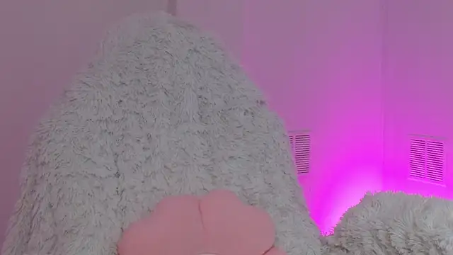 hantonella  online show from 11/08/25, 12:05