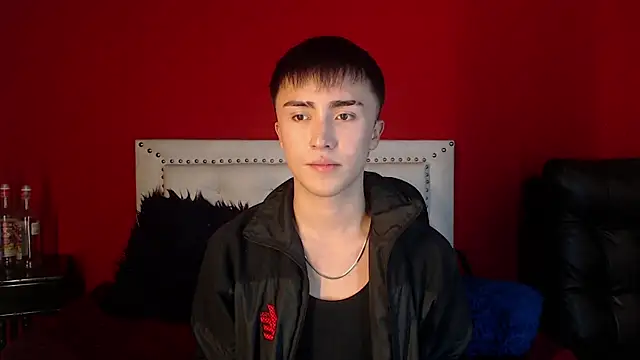 Snapshot of santi-fabulous chatting on 03/05/25, 02:14 santi-fabulous online show from 03/05/25, 02:14