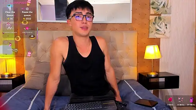 Snapshot of santi-fabulous chatting on 09/29/25, 08:24 santi-fabulous online show from 09/29/25, 08:24