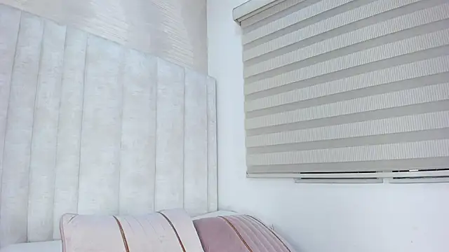 Snapshot of im_giselle_ chatting on 10/23/25, 06:02 im giselle  online show from 10/23/25, 06:02