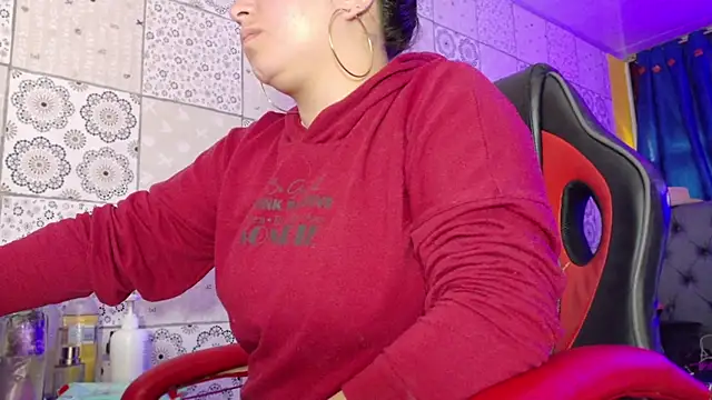 Snapshot of Lina23_ chatting on 10/15/25, 01:55 Lina23 online show from 10/15/25, 01:55