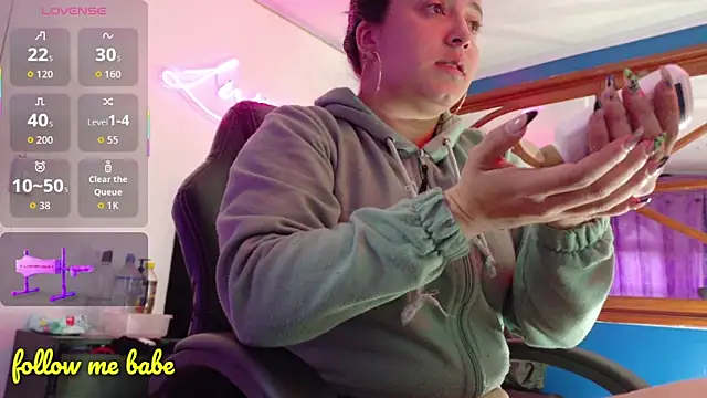 Snapshot of Lina23_ chatting on 10/20/25, 11:54 Lina23 online show from 10/20/25, 11:54