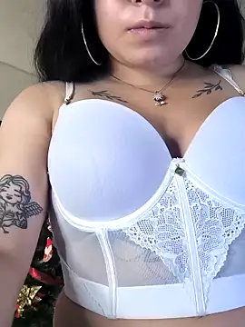 Snapshot of Lina23_ chatting on 11/29/25, 03:37 Lina23 online show from 11/29/25, 03:37