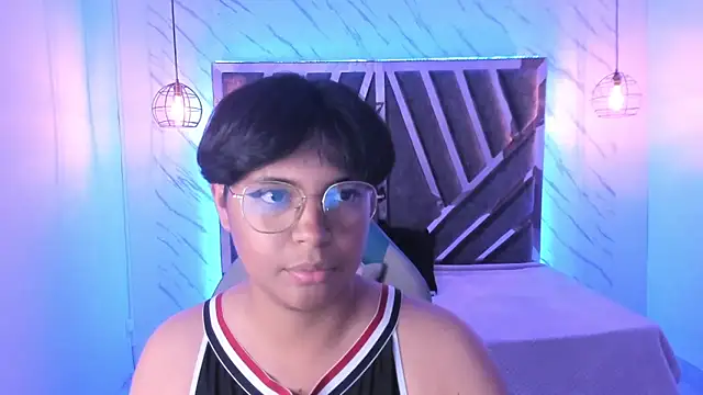 Emmapark  online show from 02/07/25, 01:15