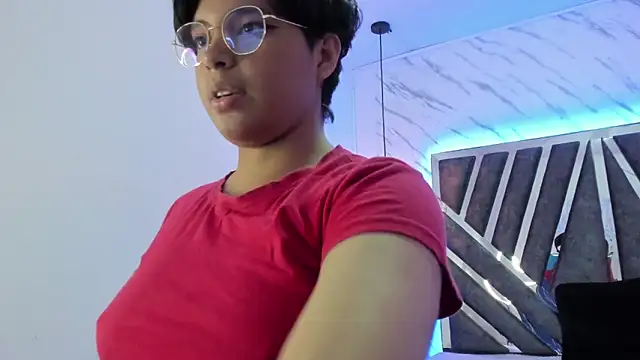 Emmapark  online show from 02/13/25, 06:59