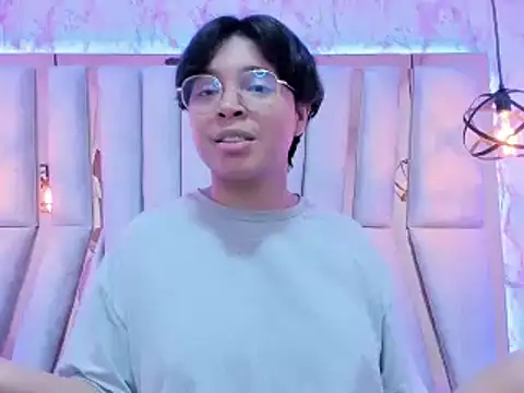 Emmapark  online show from 02/26/25, 01:00