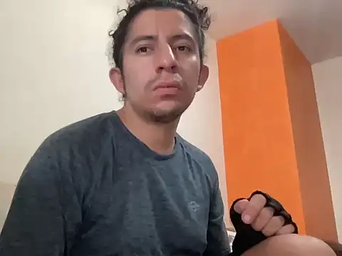 littlelatinhunter online show from 11/23/25, 11:43