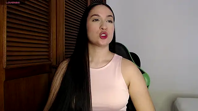 Snapshot of sofiaduque_26 chatting on 10/02/25, 08:49 sofiaduque 26 online show from 10/02/25, 08:49