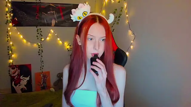 Snapshot of FruttiTatti chatting on 03/15/26, 06:14 FruttiTatti online show from 03/15/26, 06:14