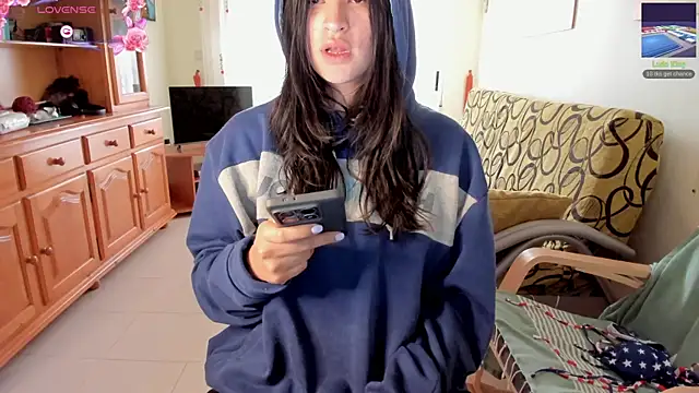 bella apont online show from 12/10/24, 11:22