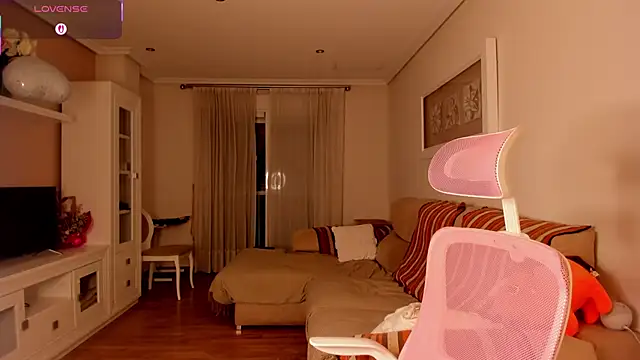 Snapshot of bella_apont chatting on 10/28/25, 09:17 bella apont online show from 10/28/25, 09:17