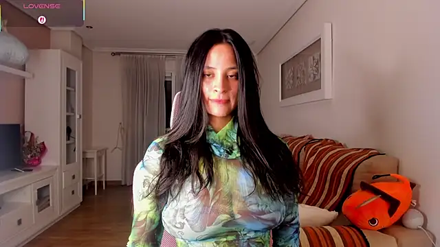 Snapshot of bella_apont chatting on 11/06/25, 09:48 bella apont online show from 11/06/25, 09:48