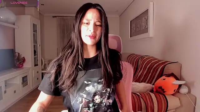 Snapshot of bella_apont chatting on 11/09/25, 08:18 bella apont online show from 11/09/25, 08:18